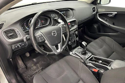 valkoinen Volvo V40 2017 kuva 6.