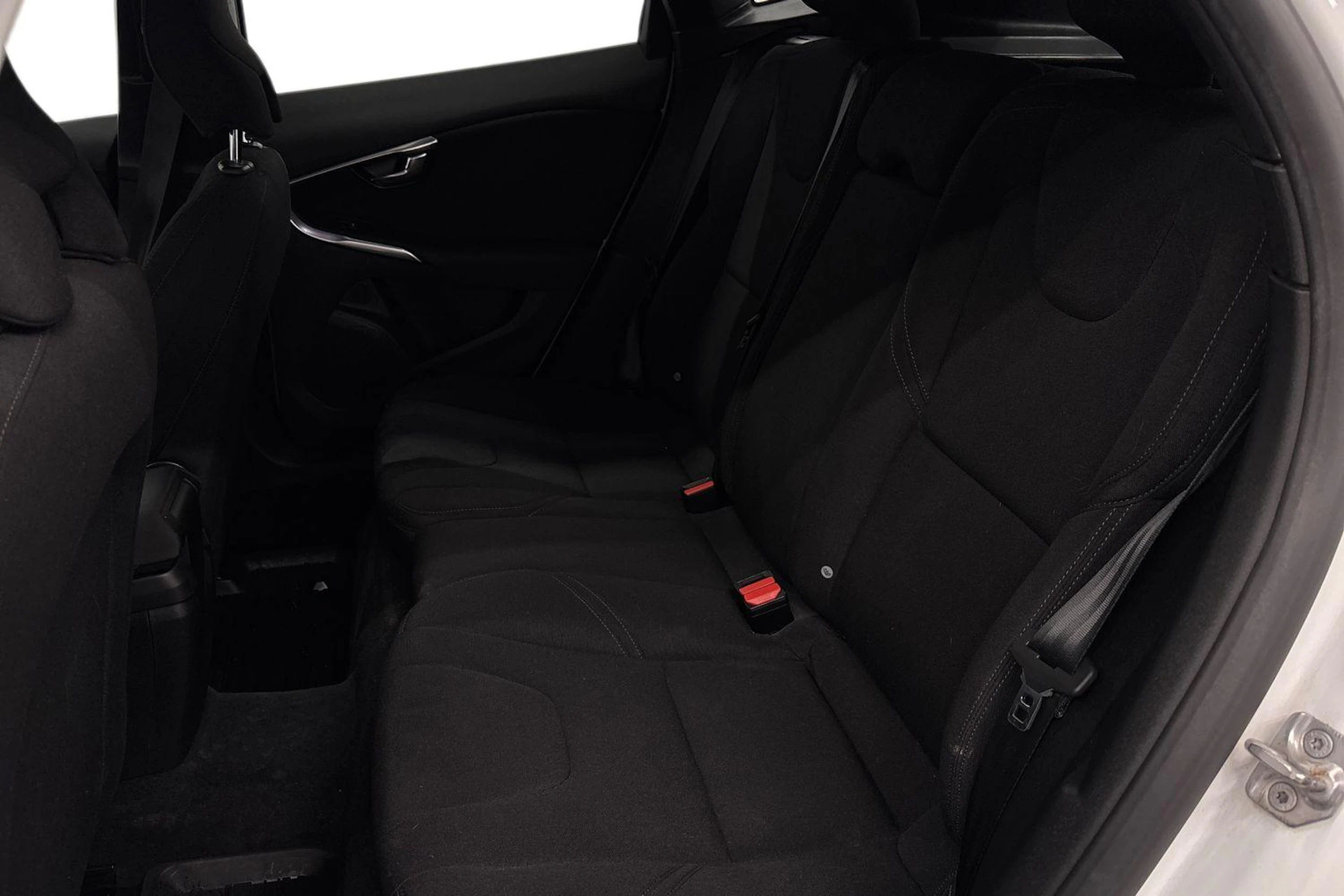 valkoinen Volvo V40 2017 kuva 8.