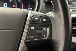 valkoinen Volvo V40 2017 kuva 17.