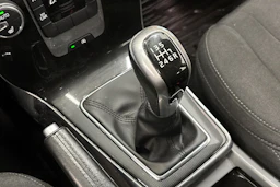 valkoinen Volvo V40 2017 kuva 23.