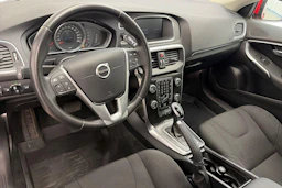 Punainen Volvo V40 2018 kuva 6.