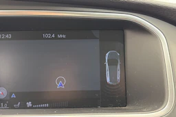 Punainen Volvo V40 2018 kuva 16.