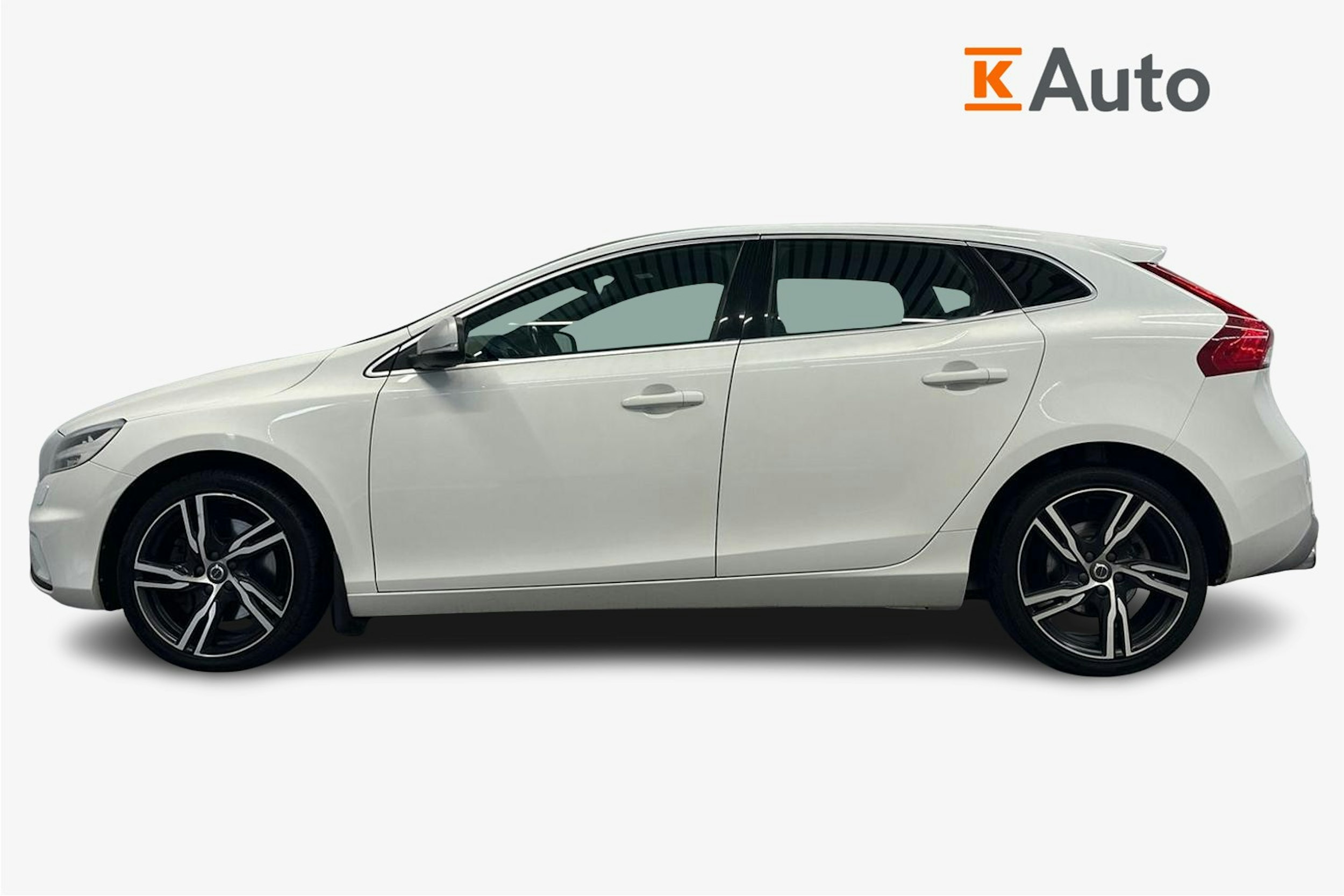 valkoinen Volvo V40 2018 kuva 5.