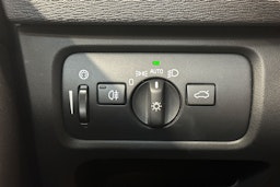 valkoinen Volvo V40 2018 kuva 19.