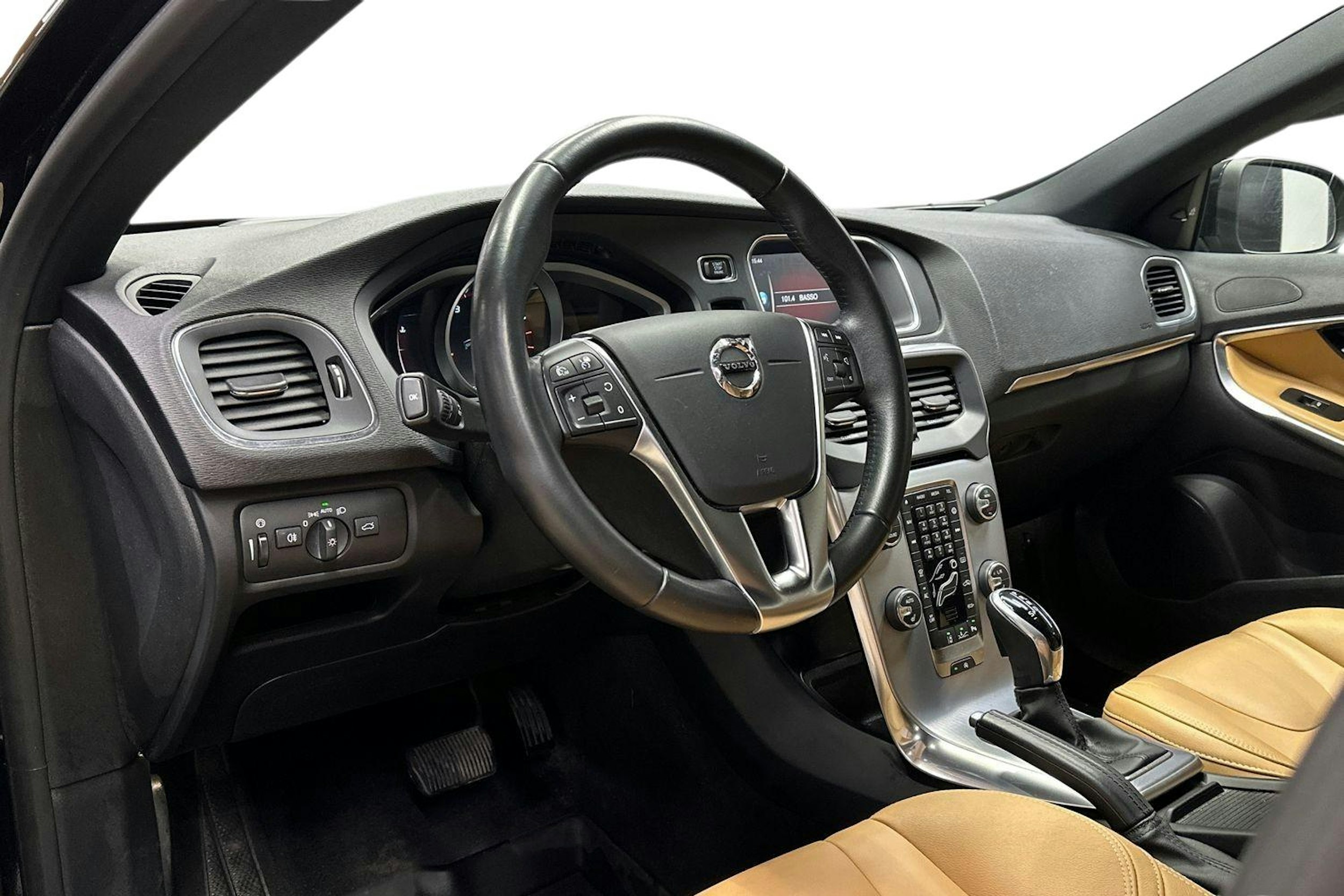 musta Volvo V40 2018 kuva 6.