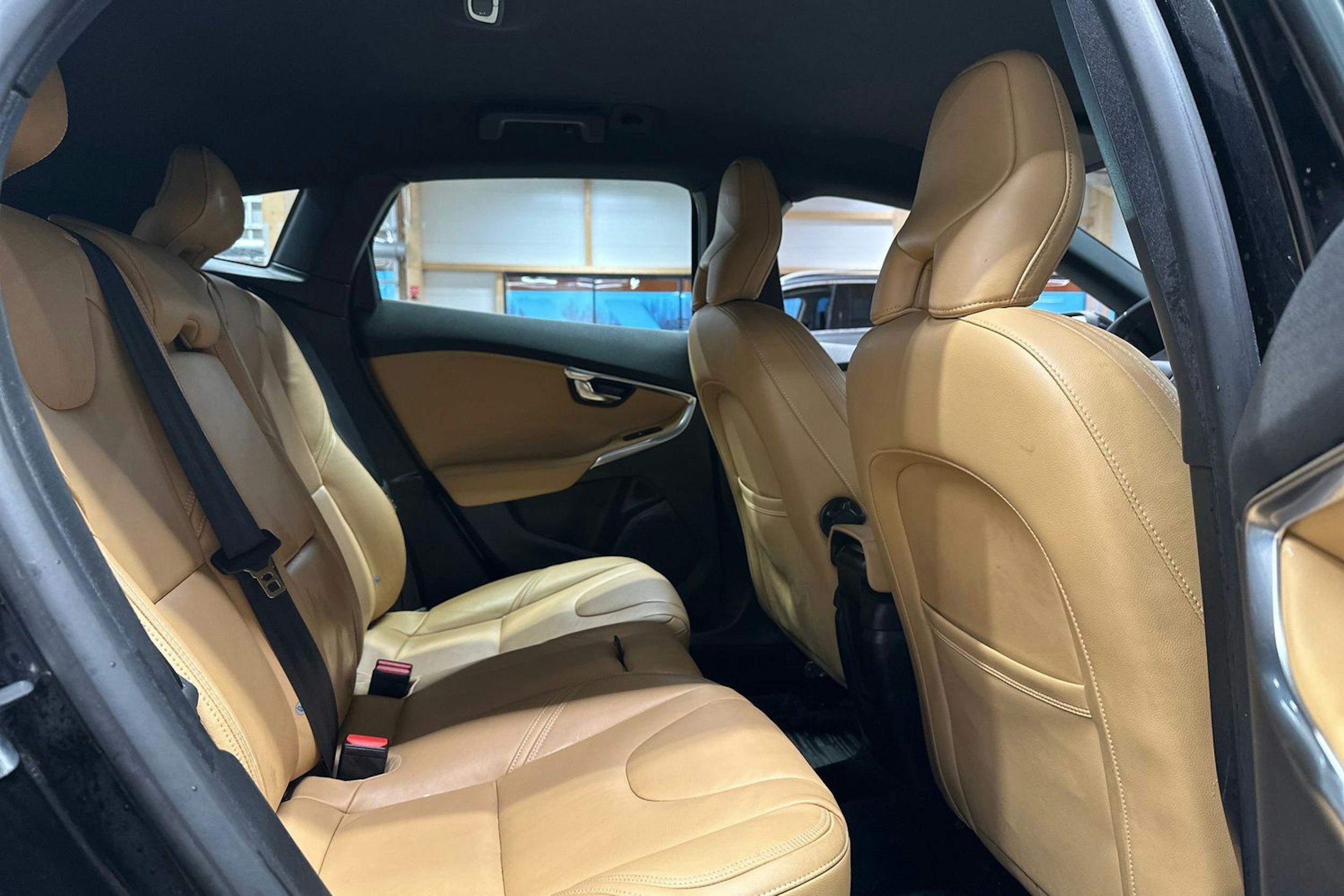 musta Volvo V40 2018 kuva 13.