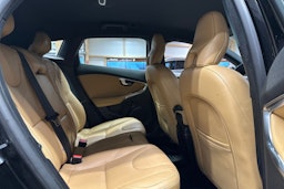 musta Volvo V40 2018 kuva 13.