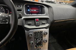 musta Volvo V40 2018 kuva 21.