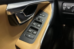 musta Volvo V40 2018 kuva 29.