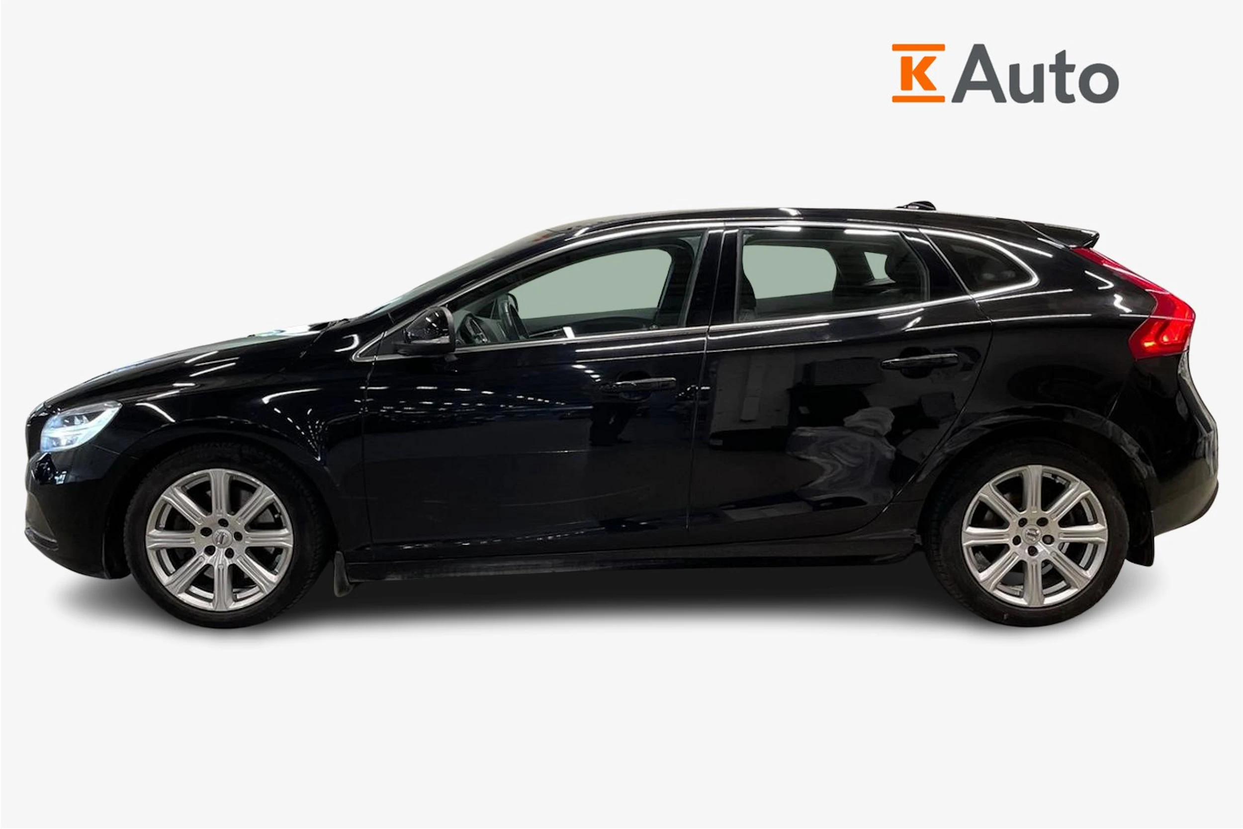 musta Volvo V40 2018 kuva 5.