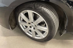 musta Volvo V40 2018 kuva 10.