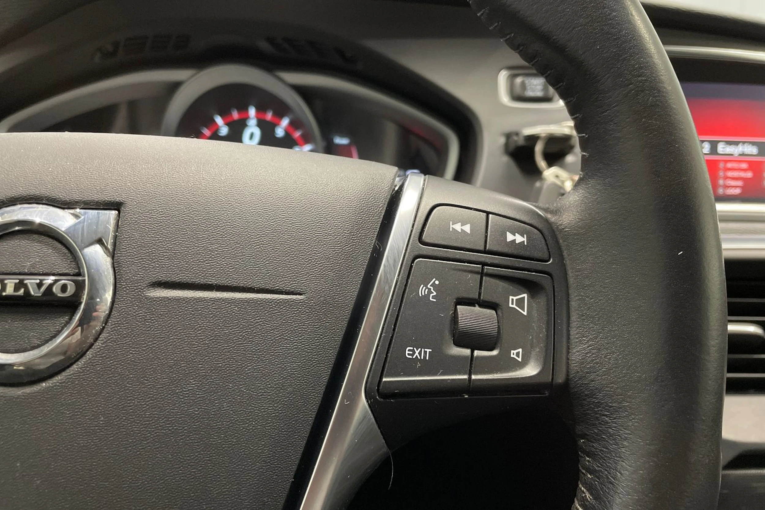 musta Volvo V40 2018 kuva 18.
