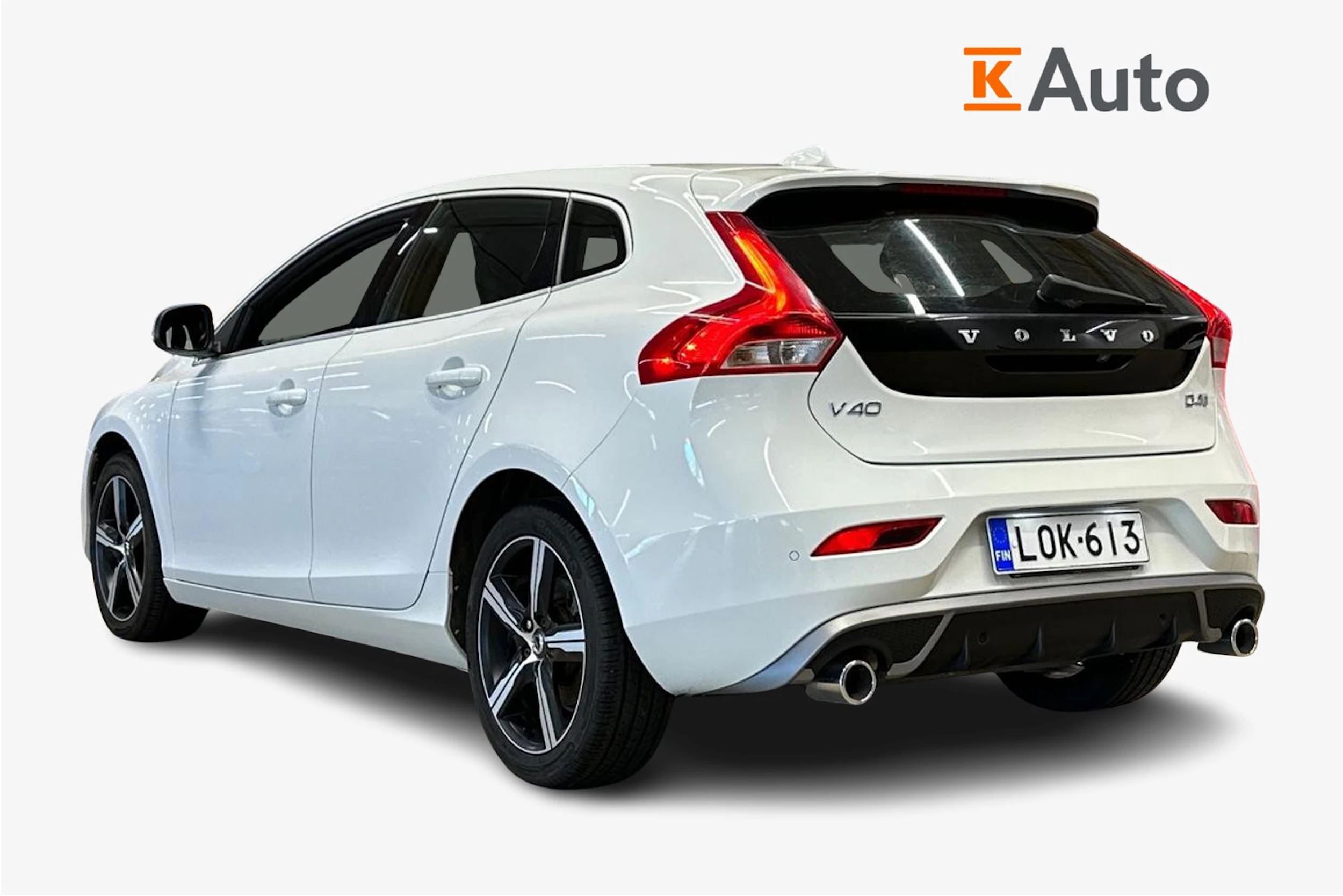 valkoinen Volvo V40 2018 kuva 2.