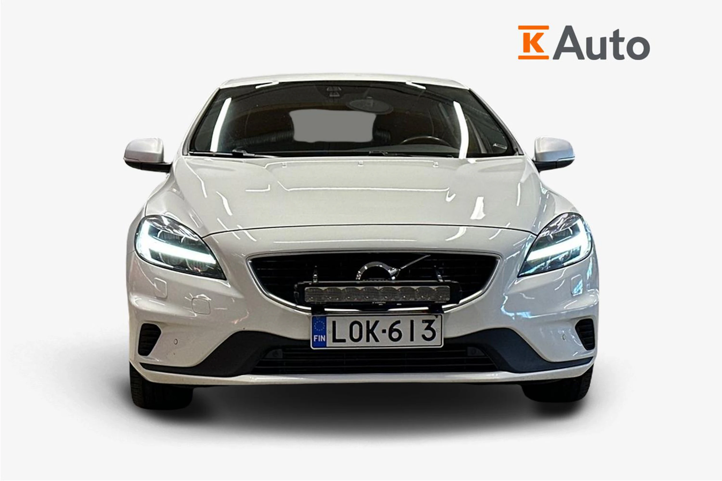 valkoinen Volvo V40 2018 kuva 4.