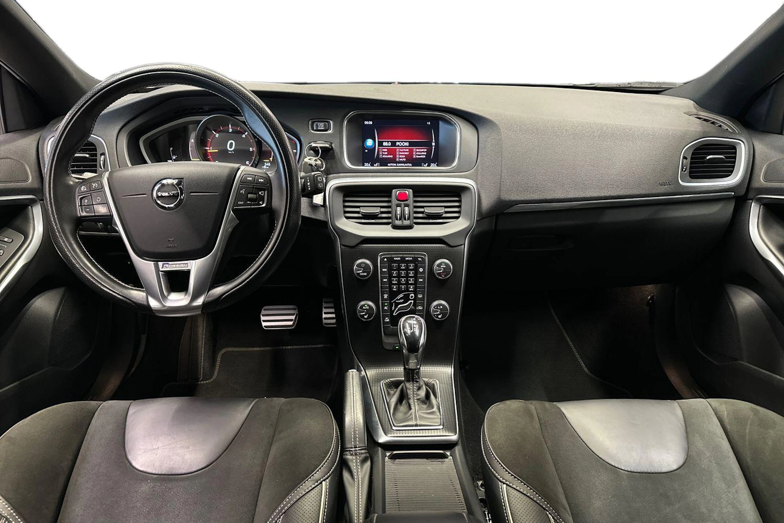 valkoinen Volvo V40 2018 kuva 7.
