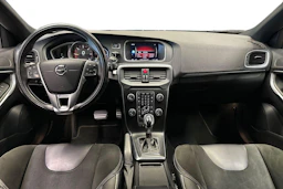 valkoinen Volvo V40 2018 kuva 7.