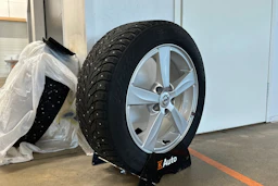 valkoinen Volvo V40 2018 kuva 10.