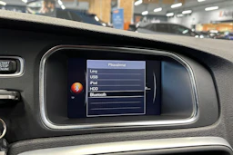 valkoinen Volvo V40 2018 kuva 14.