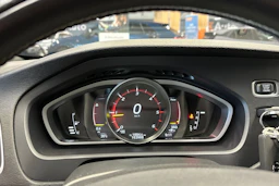 valkoinen Volvo V40 2018 kuva 16.