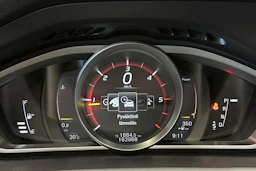 valkoinen Volvo V40 2018 kuva 17.