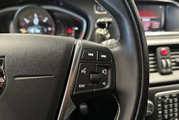 valkoinen Volvo V40 2018 kuva 19.