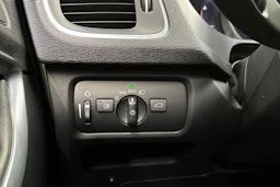 valkoinen Volvo V40 2018 kuva 20.