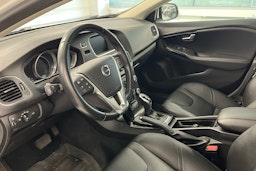 valkoinen Volvo V40 2018 kuva 3.