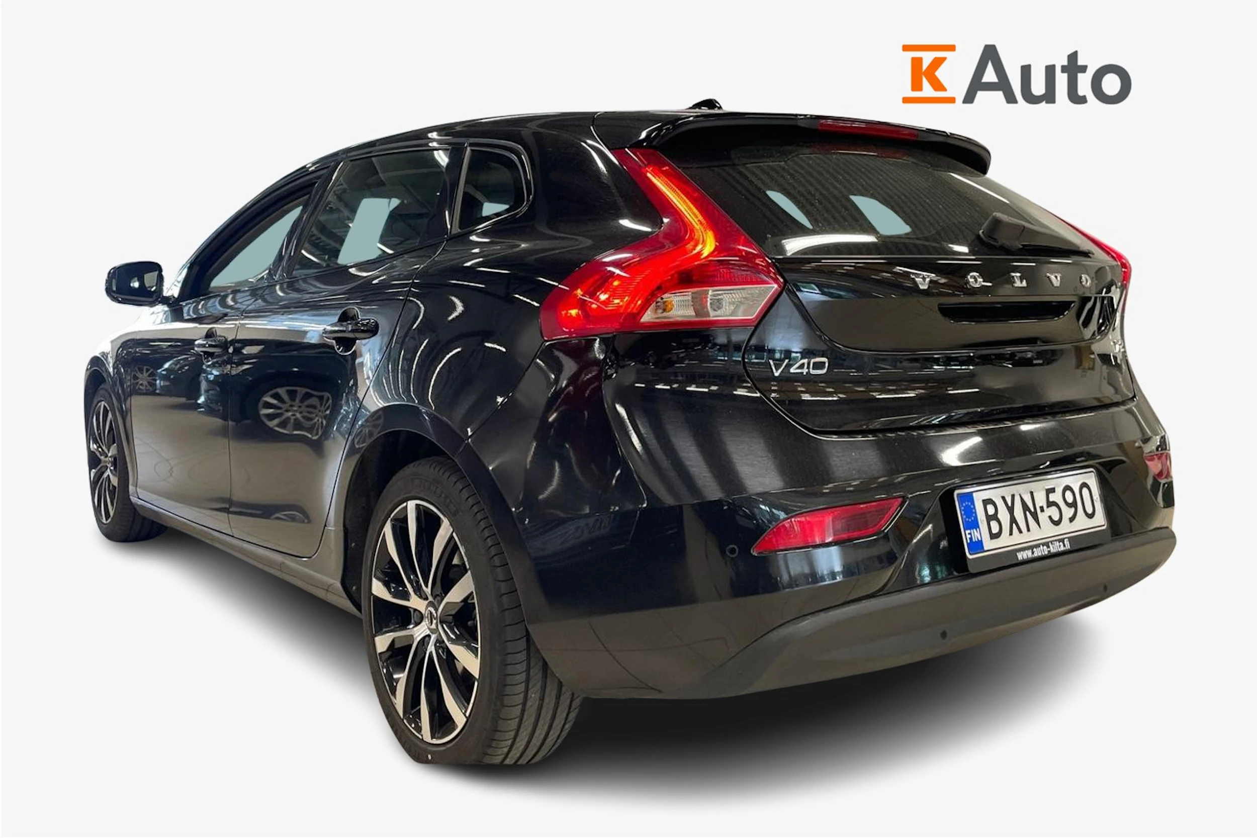 musta Volvo V40 2019 kuva 2.