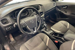 musta Volvo V40 2019 kuva 3.