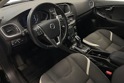 musta Volvo V40 2019 kuva 6.