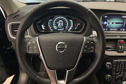 musta Volvo V40 2019 kuva 12.