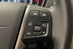 musta Volvo V40 2019 kuva 14.