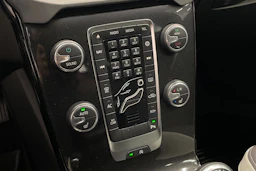musta Volvo V40 2019 kuva 17.