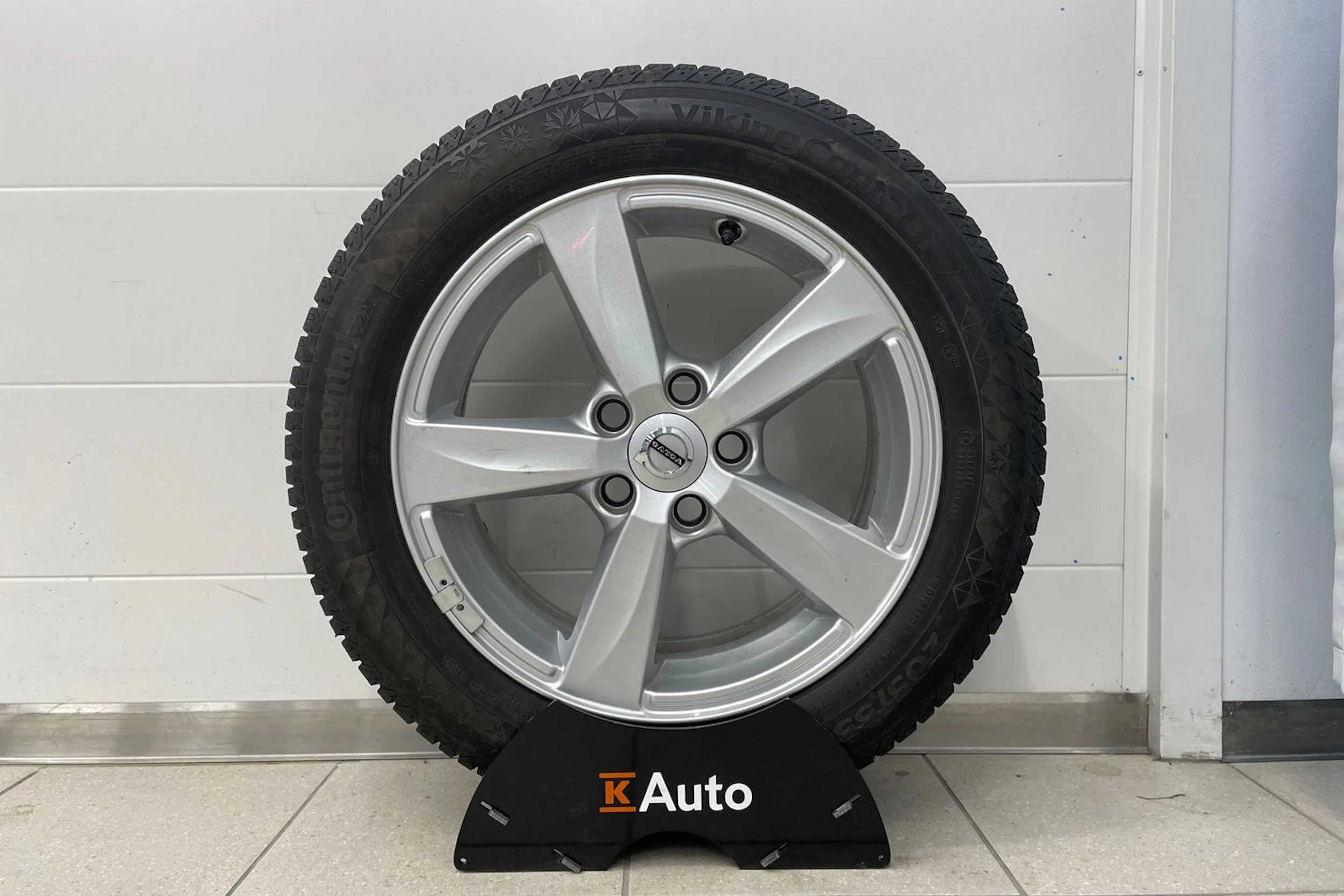 musta Volvo V40 2019 kuva 21.