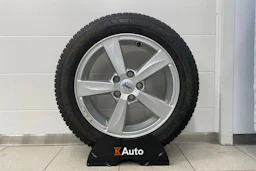 musta Volvo V40 2019 kuva 21.