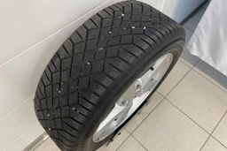 musta Volvo V40 2019 kuva 22.