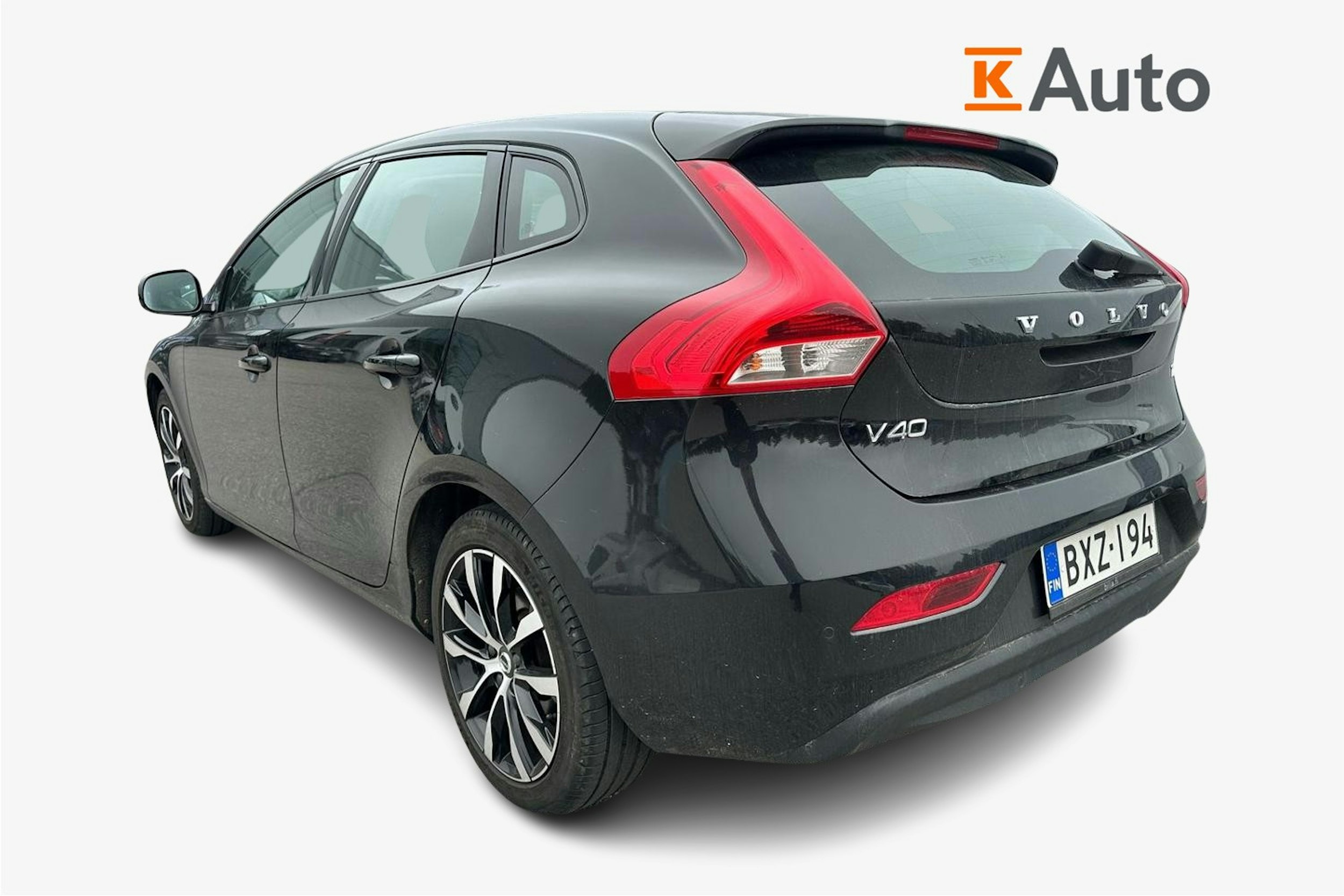 musta Volvo V40 2019 kuva 2.
