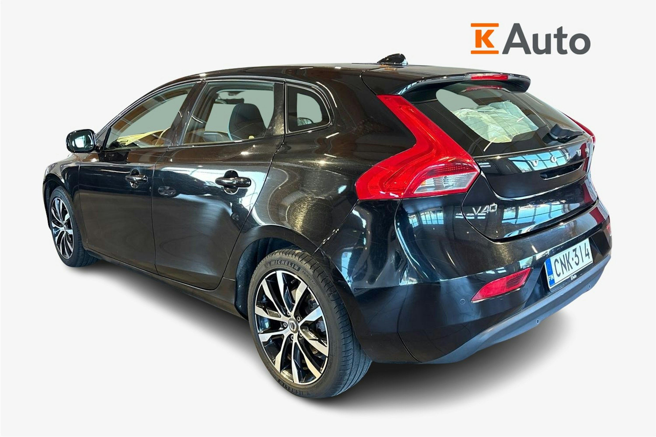 Musta Volvo V40 2019 kuva 2.