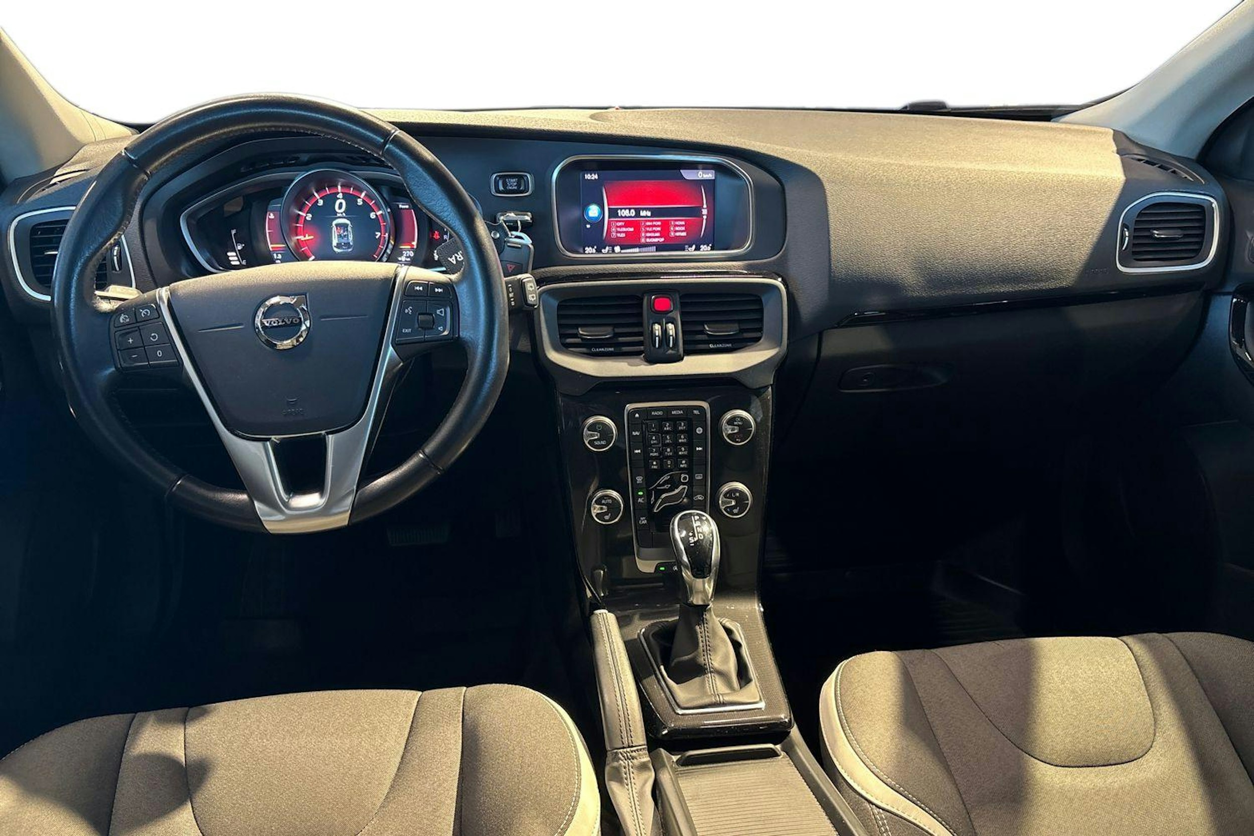 Musta Volvo V40 2019 kuva 9.