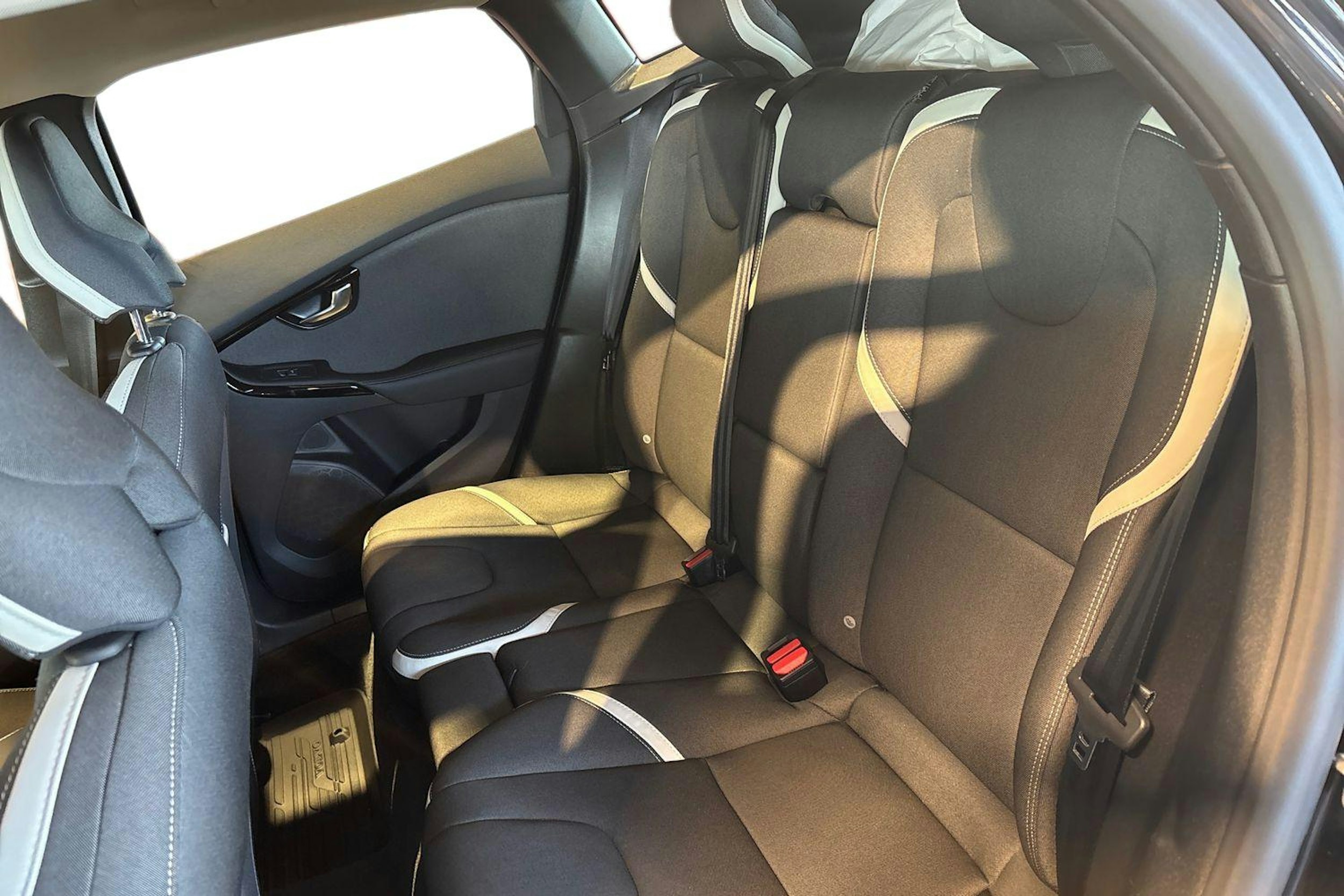 Musta Volvo V40 2019 kuva 10.