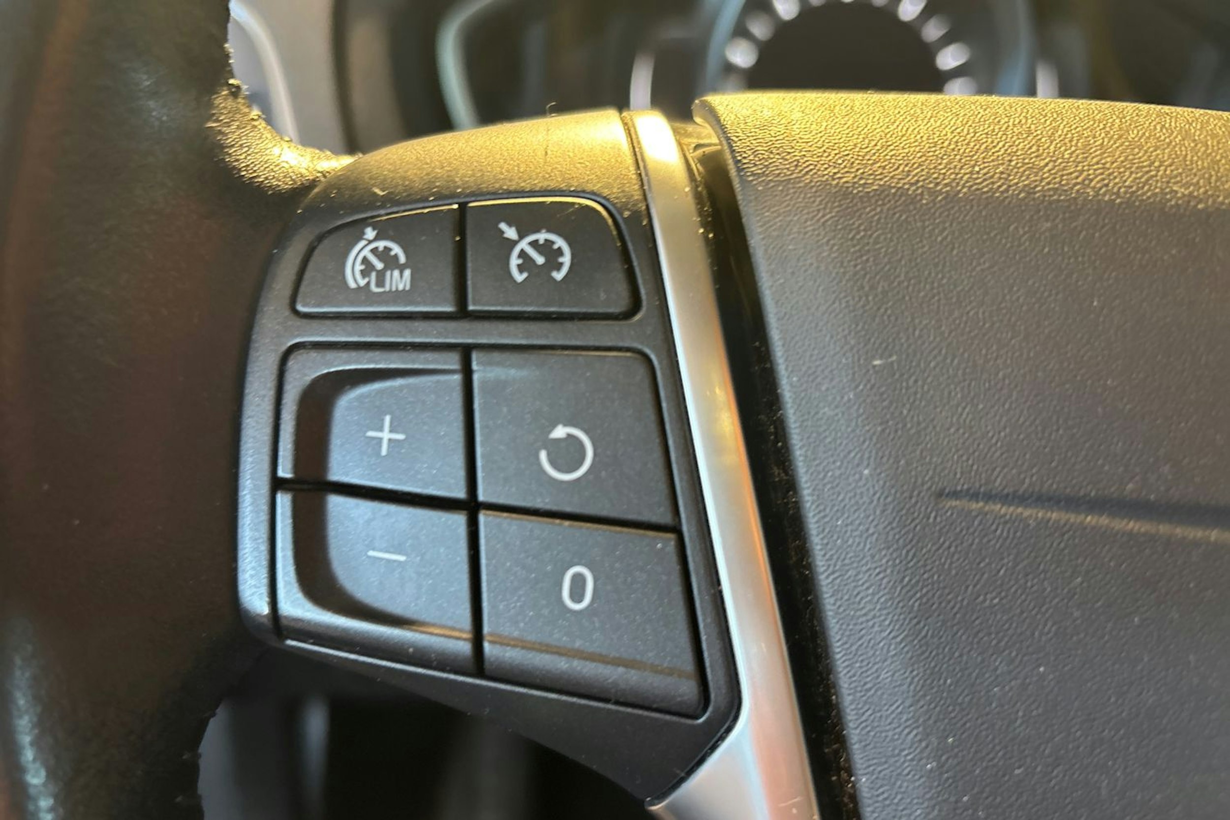 Musta Volvo V40 2019 kuva 14.