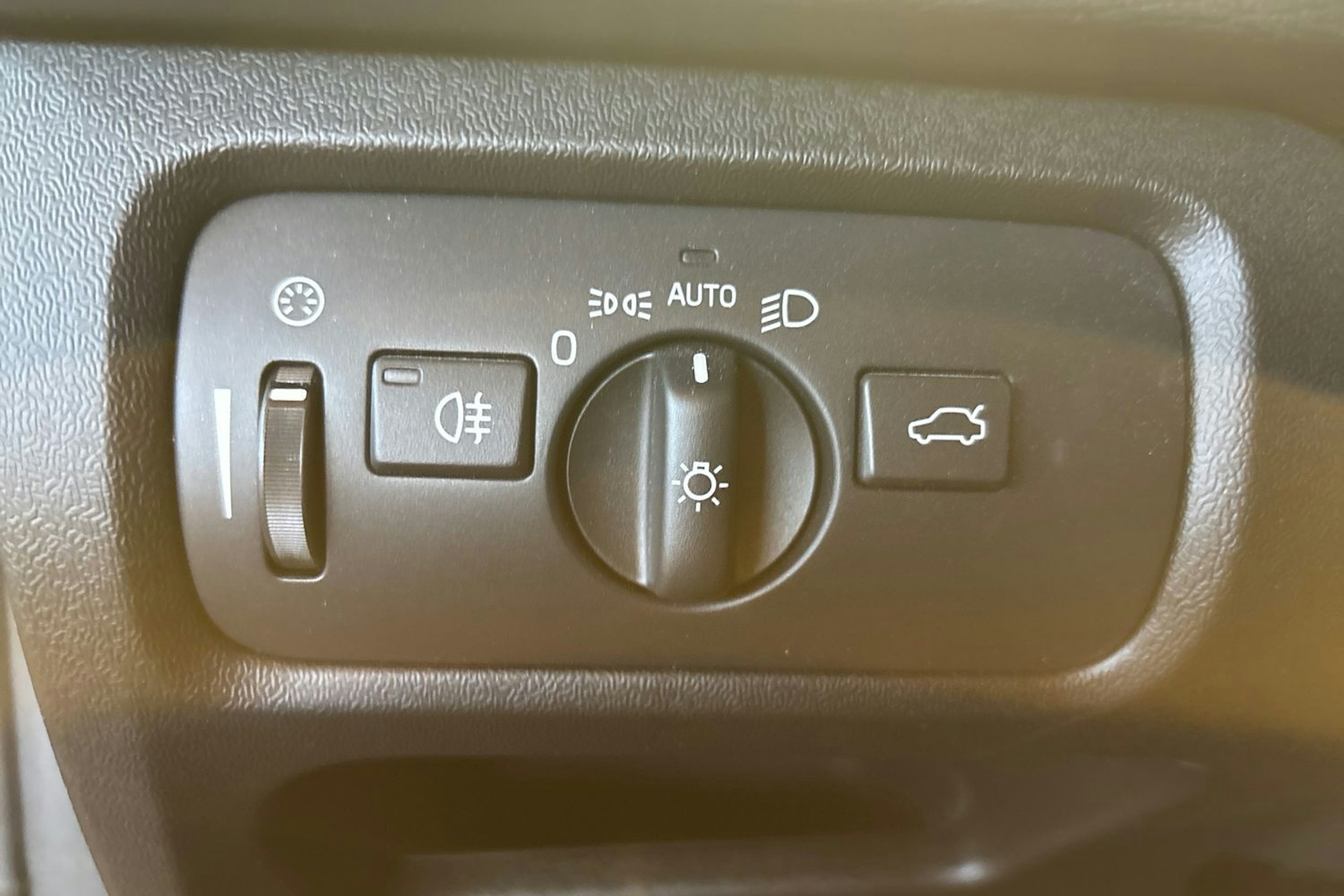 Musta Volvo V40 2019 kuva 17.