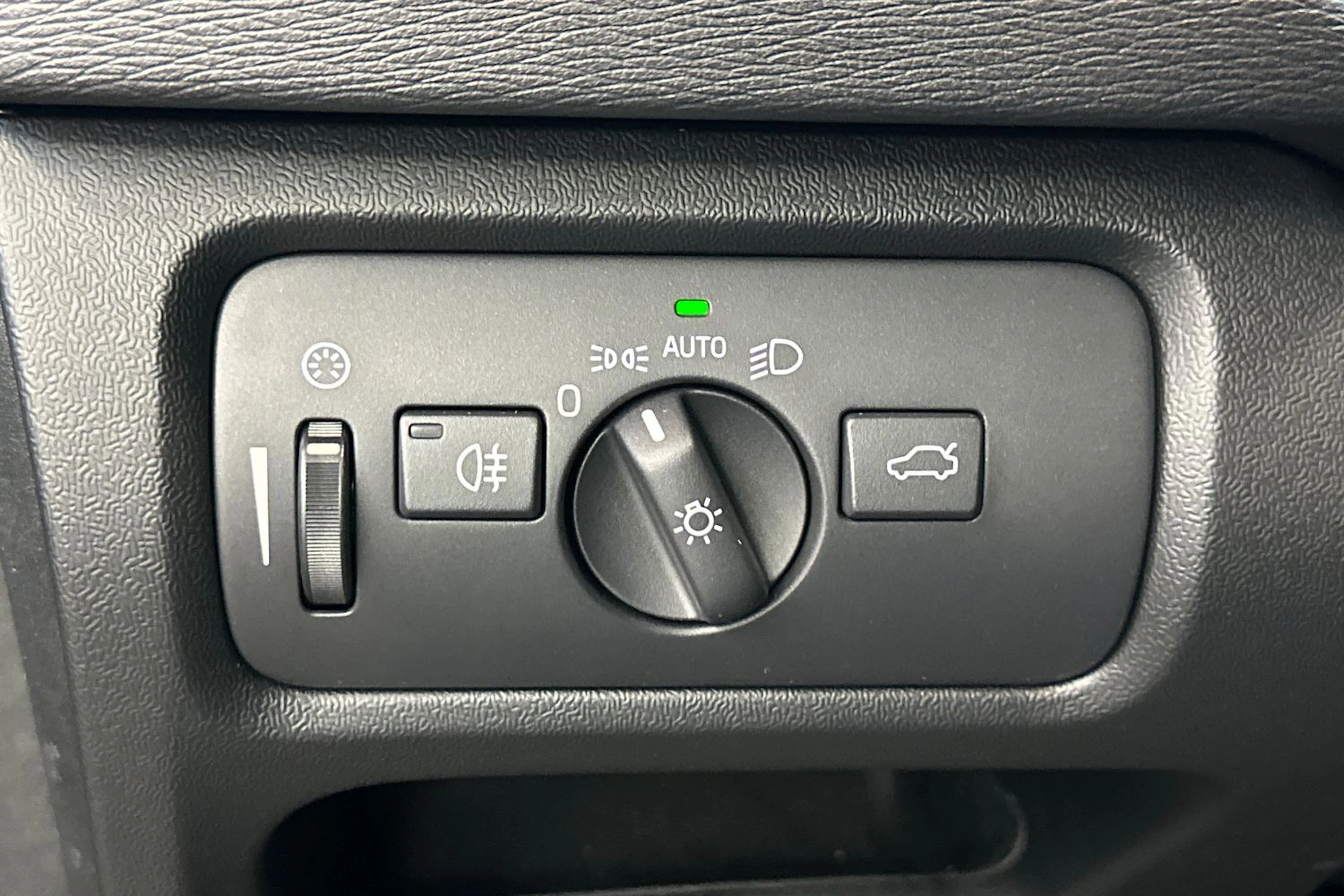 harmaa Volvo V40 2019 kuva 15.