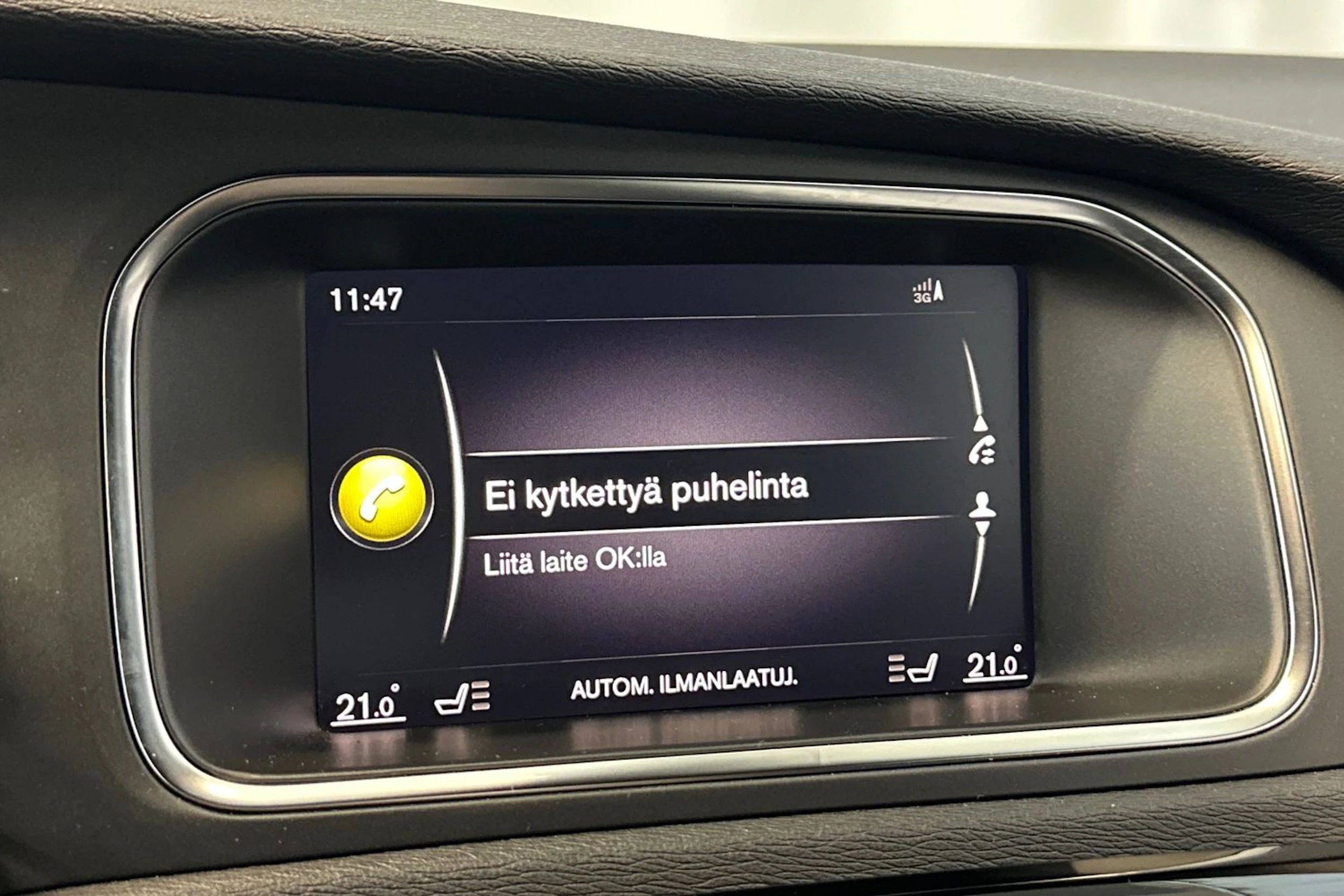 harmaa Volvo V40 2019 kuva 21.