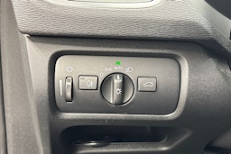 valkoinen Volvo V40 2019 kuva 17.