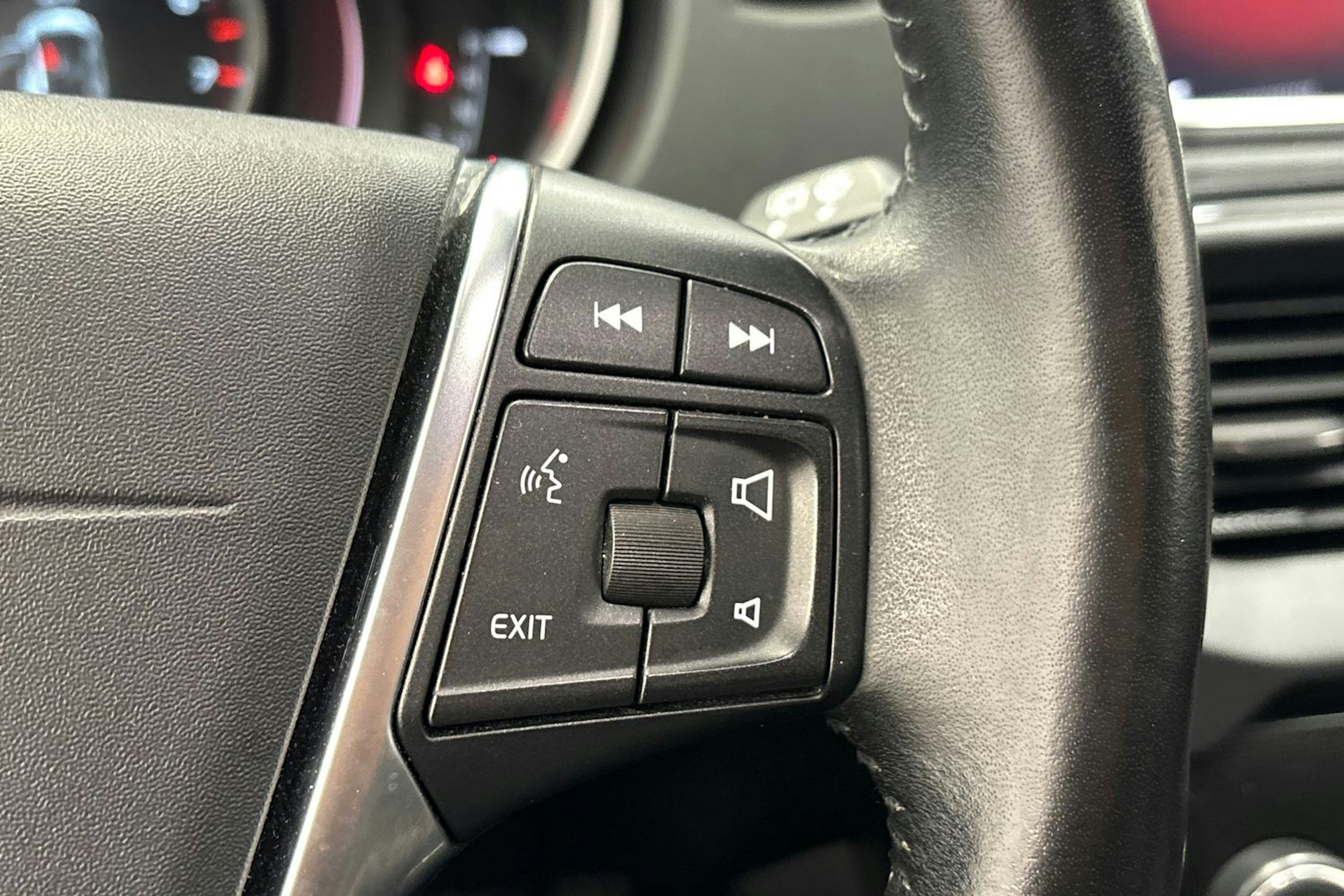 valkoinen Volvo V40 2019 kuva 19.