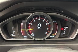 valkoinen Volvo V40 2019 kuva 20.