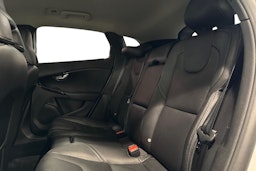 valkoinen Volvo V40 2019 kuva 10.