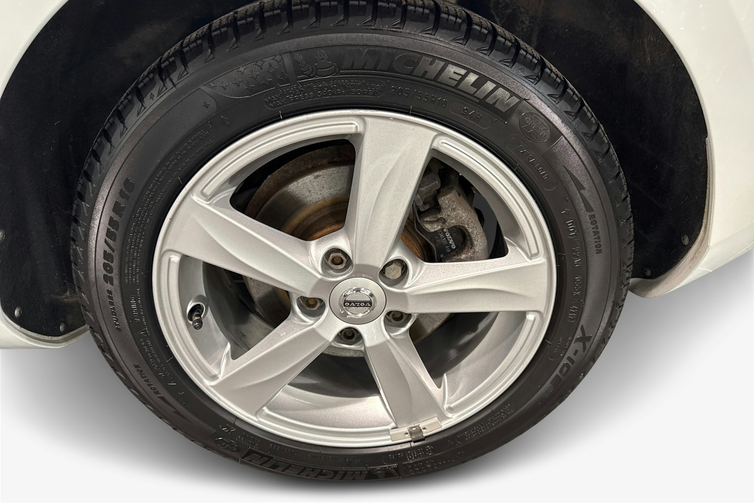 valkoinen Volvo V40 2019 kuva 11.