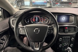 valkoinen Volvo V40 2019 kuva 15.